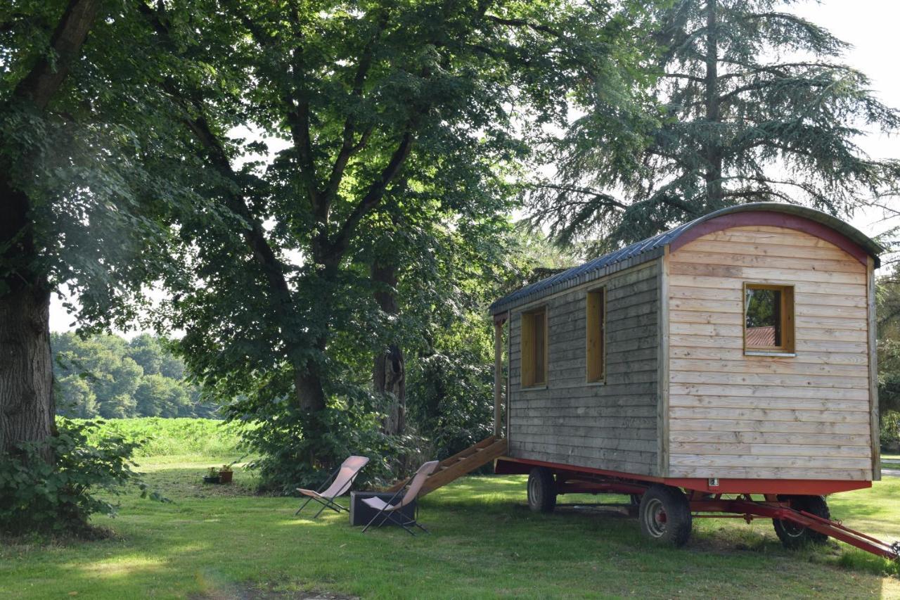 Roulotte La Pitchoune Bed & Breakfast Berdoues Exterior foto